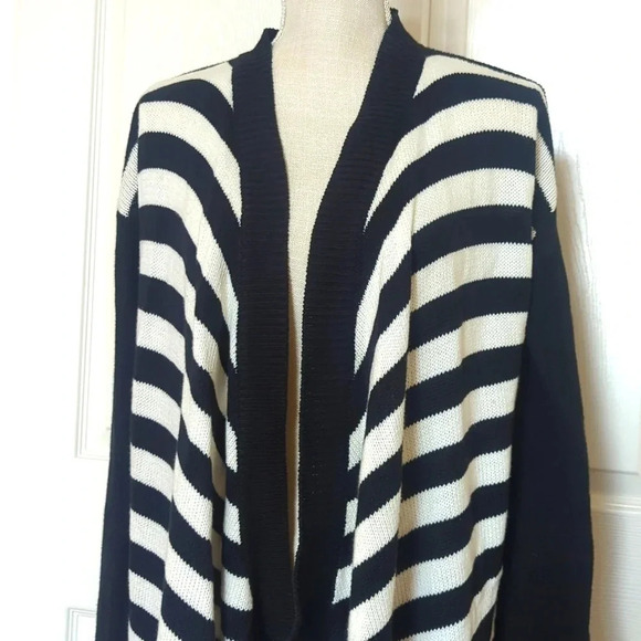 BB Dakota Lois Cardigan Sweater - Picture 4 of 6